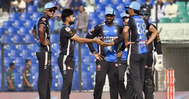 মাঠে রংপুর রাইডার্স দলের পুরোনো ছবি